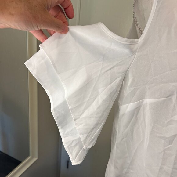 NWT Bisou Bisou White Cold Shoulder Hi-Low hem Blouse, SIze Med - Picture 3 of 15